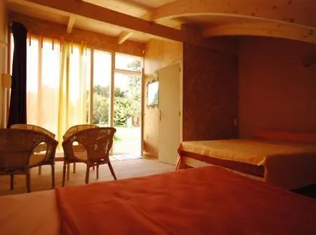 Rose Hotel