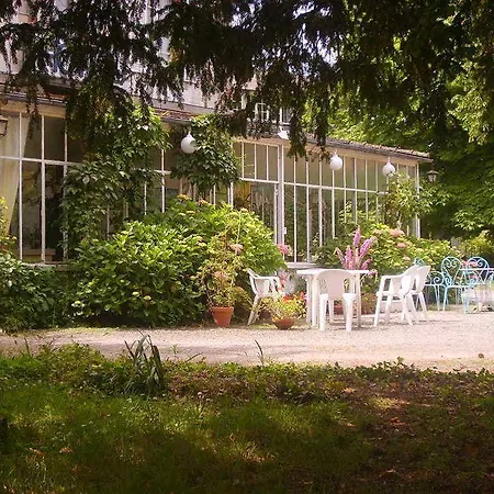 Rose Hotel