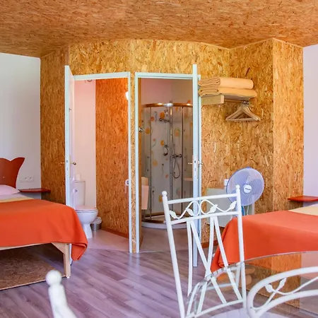 Rose Hotel 2*