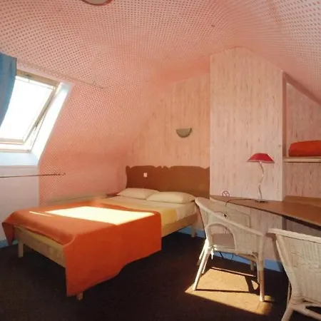 Rose Hotel 2*