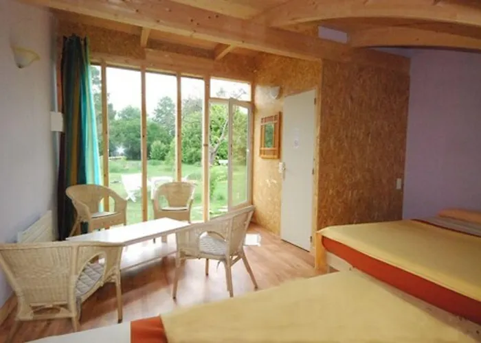 Rose 2* בובואר