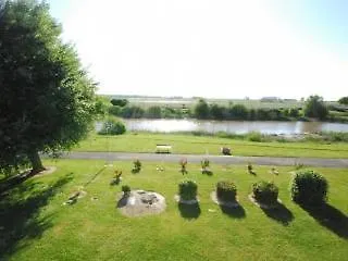 Rose 2* בובואר