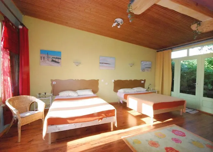 Rose 2* Beauvoir (Manche)